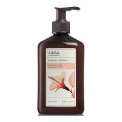Mineral Botanic Velvet Cream Wash - Bamboo and Pansy on white background
